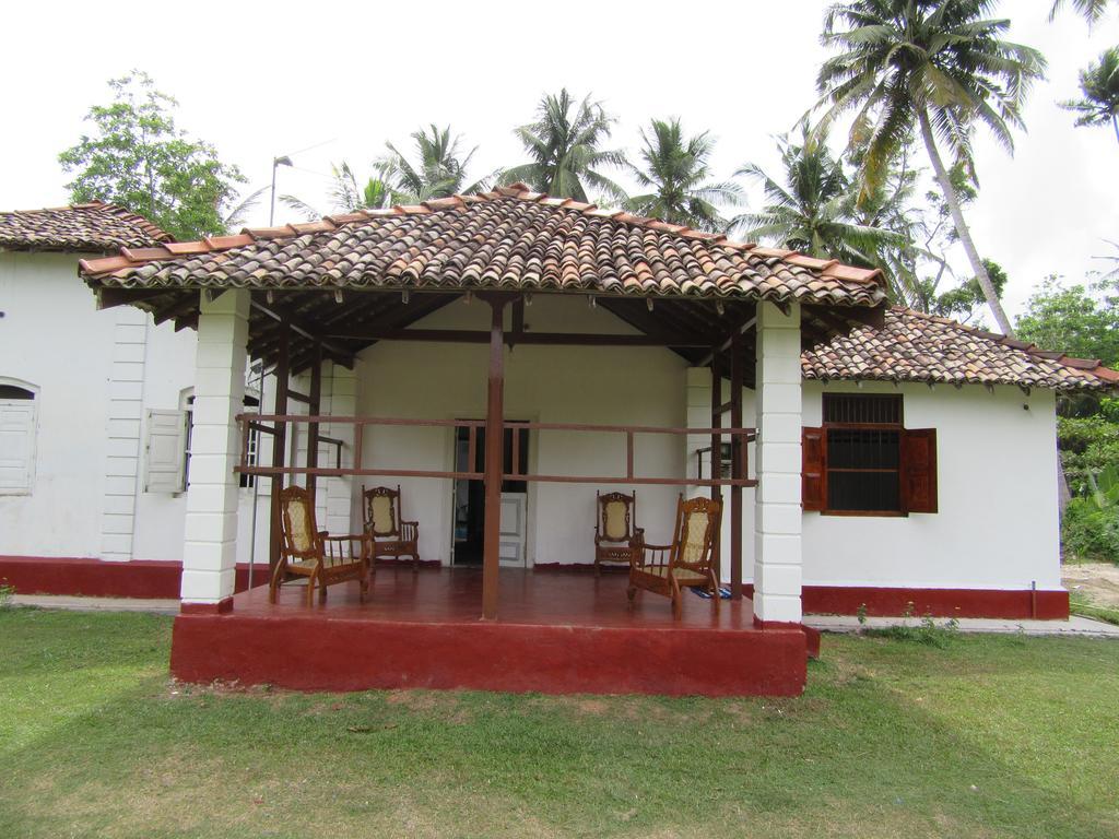 The Colonial Villa Midigama East Exterior foto